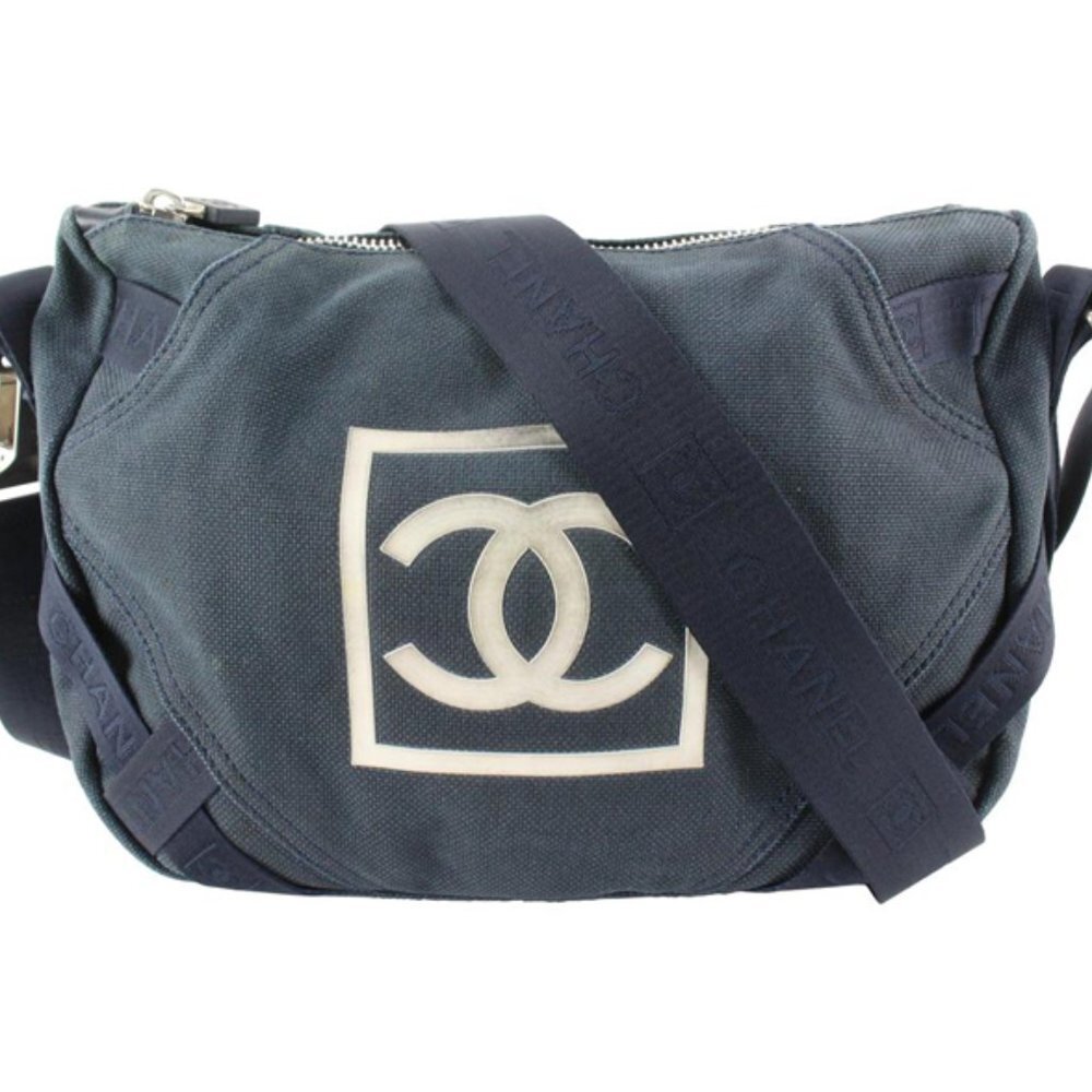 Chanel Navy CC Logo Sports Messenger Crossbody 56cc76s